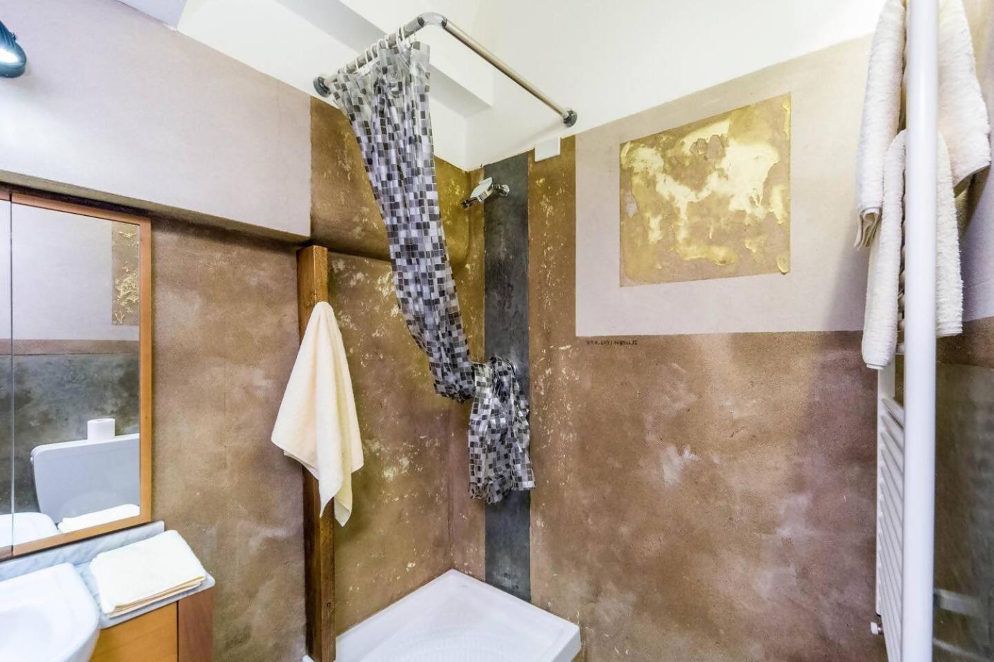 Lovingenoa Ducale Cast Iron Appartement *